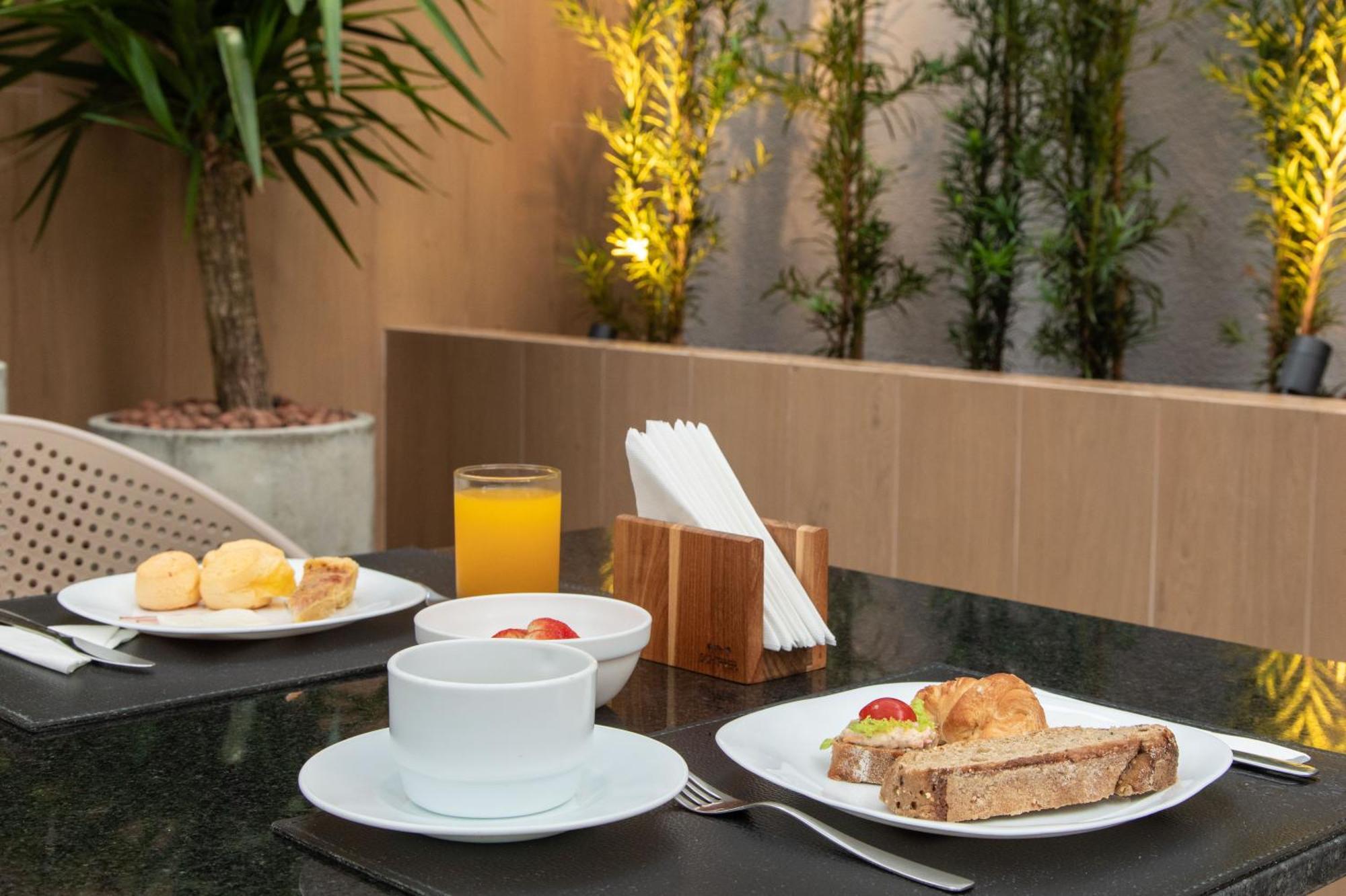 Slim Curitiba Alto Da XV Hotel Ngoại thất bức ảnh