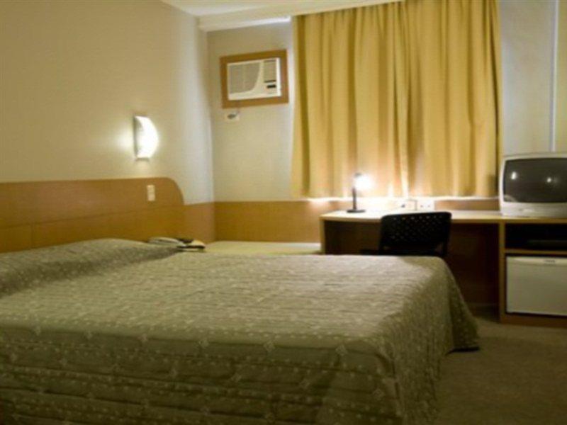 Slim Curitiba Alto Da XV Hotel Ngoại thất bức ảnh