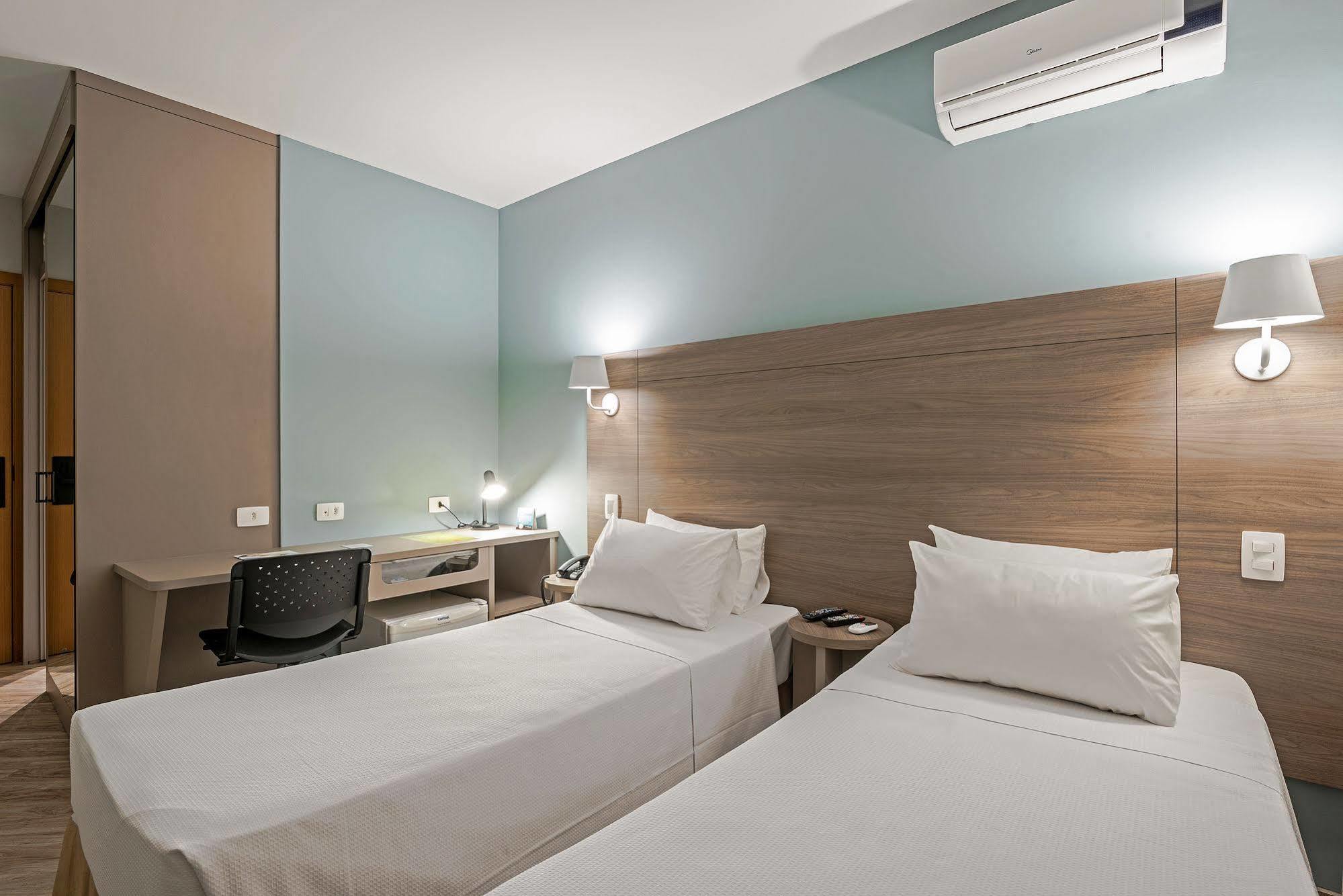 Slim Curitiba Alto Da XV Hotel Ngoại thất bức ảnh